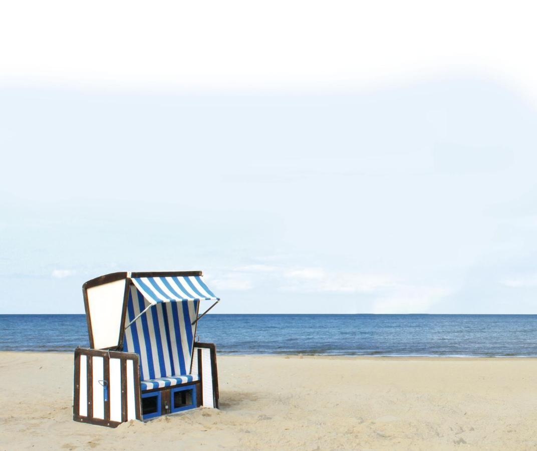 Reet Am Strand Mit Hund Karlshagen Exterior foto